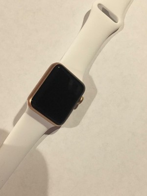 apple watch series 3 with white band